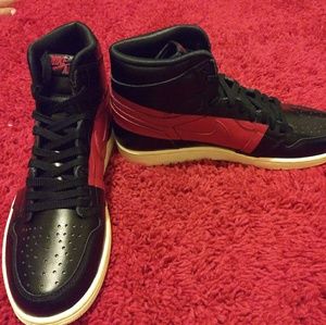 Air Jordans 1 High OG Defiant